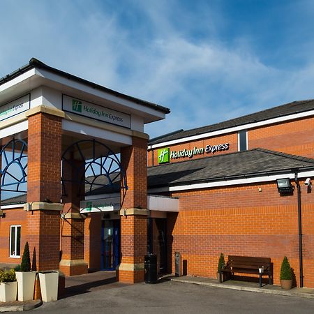 Holiday Inn Express Manchester East By Ihg Екстериор снимка