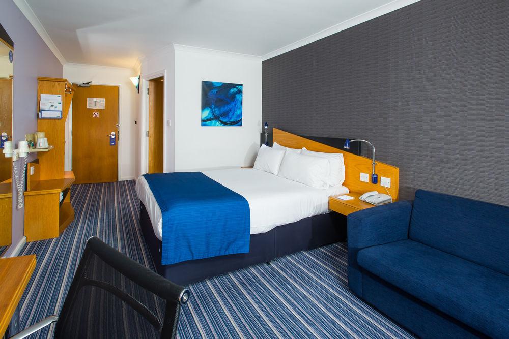 Holiday Inn Express Manchester East By Ihg Екстериор снимка