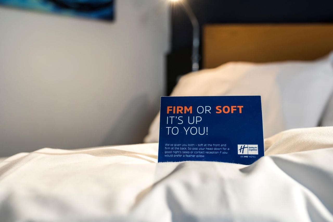 Holiday Inn Express Manchester East By Ihg Екстериор снимка