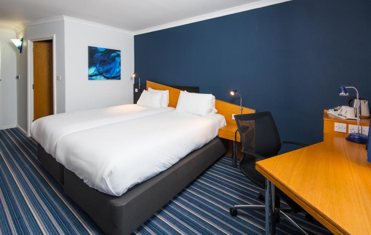 Holiday Inn Express Manchester East By Ihg Екстериор снимка