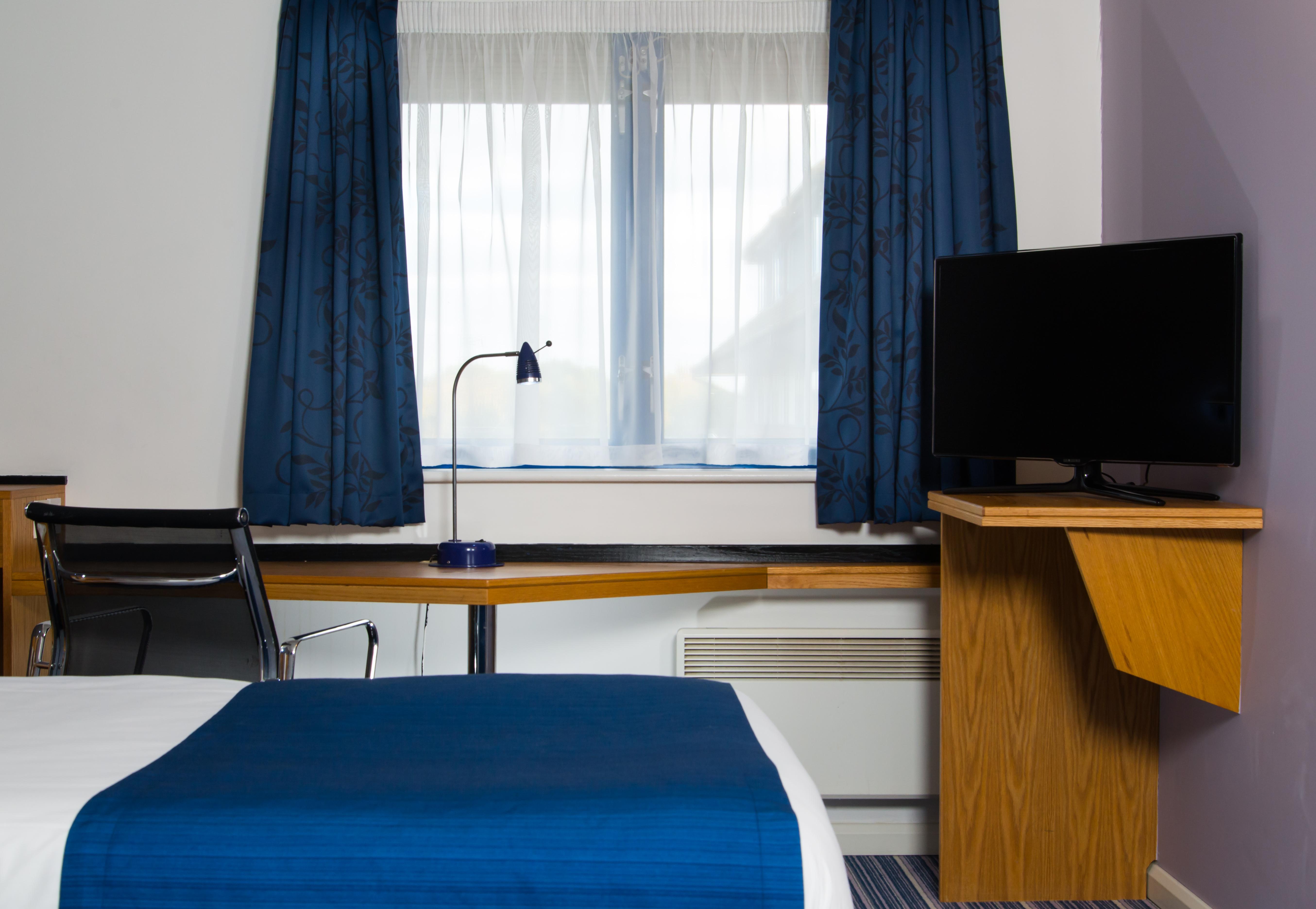 Holiday Inn Express Manchester East By Ihg Екстериор снимка