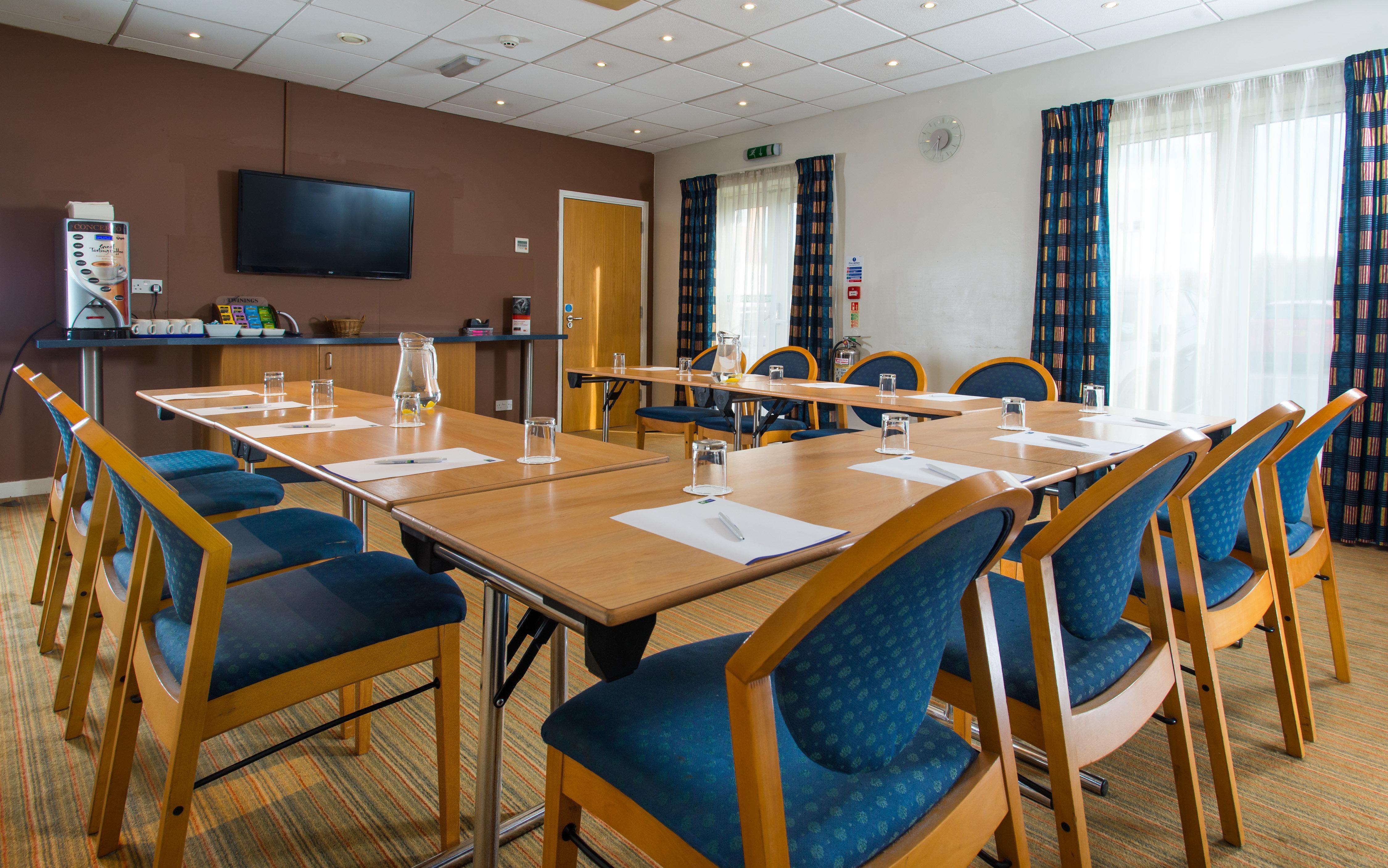 Holiday Inn Express Manchester East By Ihg Екстериор снимка