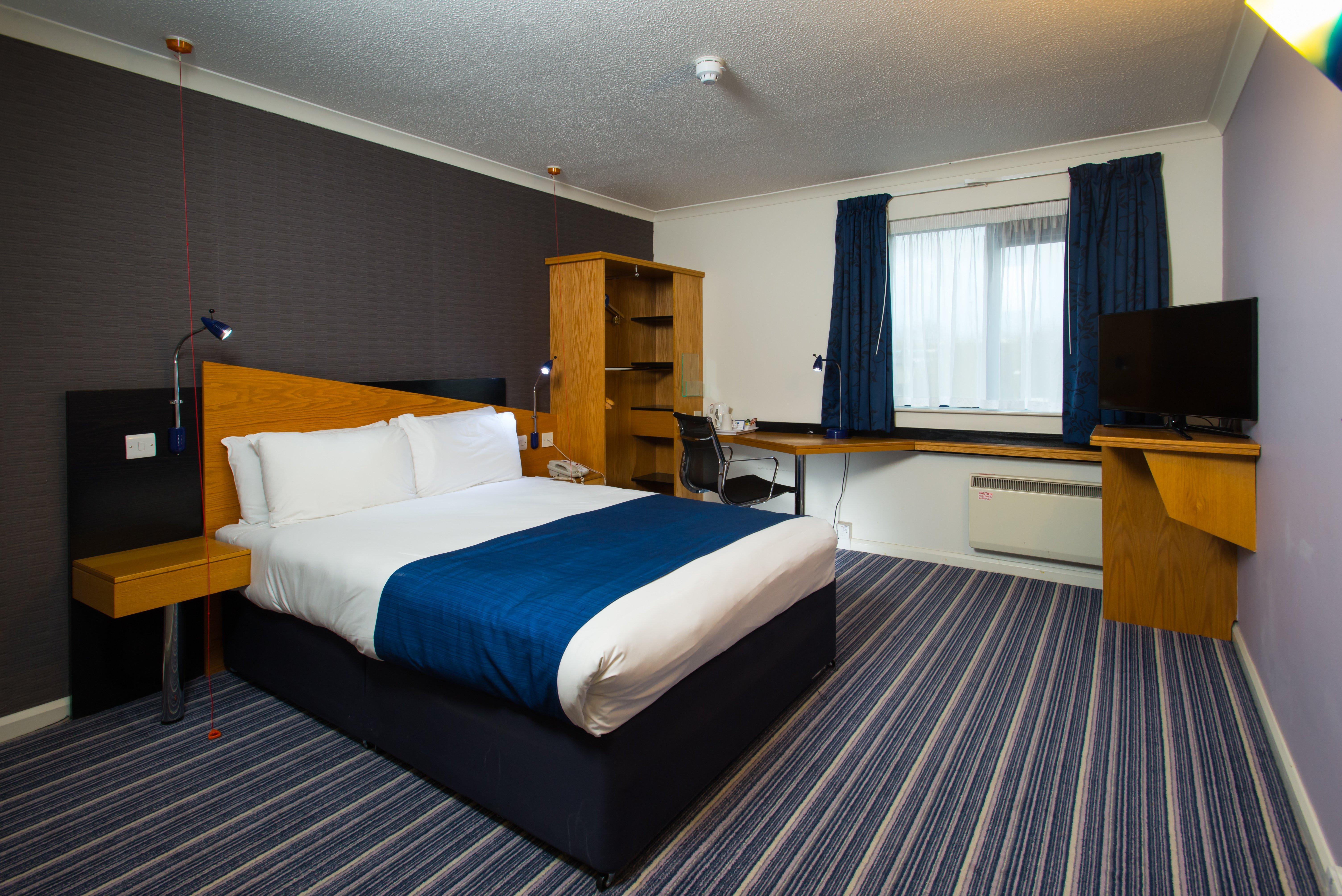 Holiday Inn Express Manchester East By Ihg Екстериор снимка
