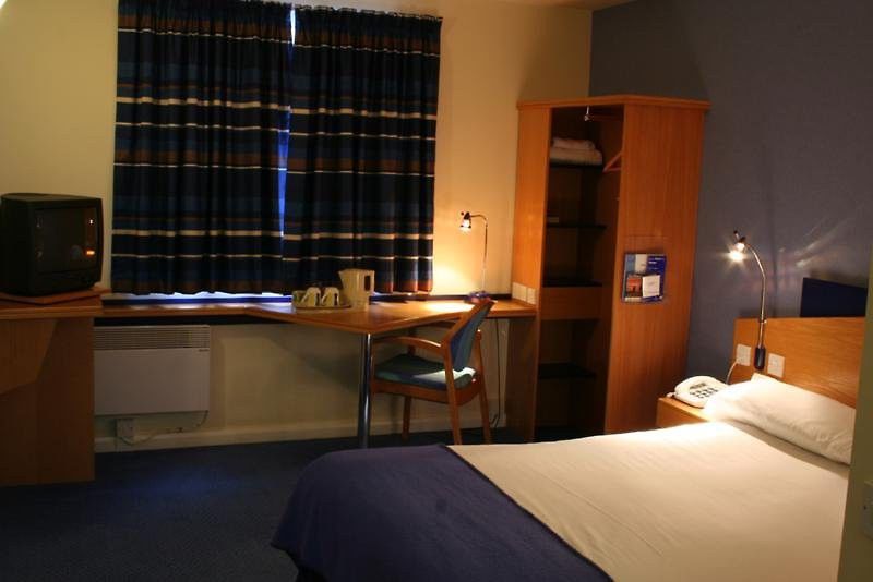 Holiday Inn Express Manchester East By Ihg Екстериор снимка