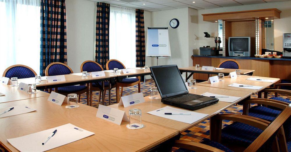 Holiday Inn Express Manchester East By Ihg Екстериор снимка